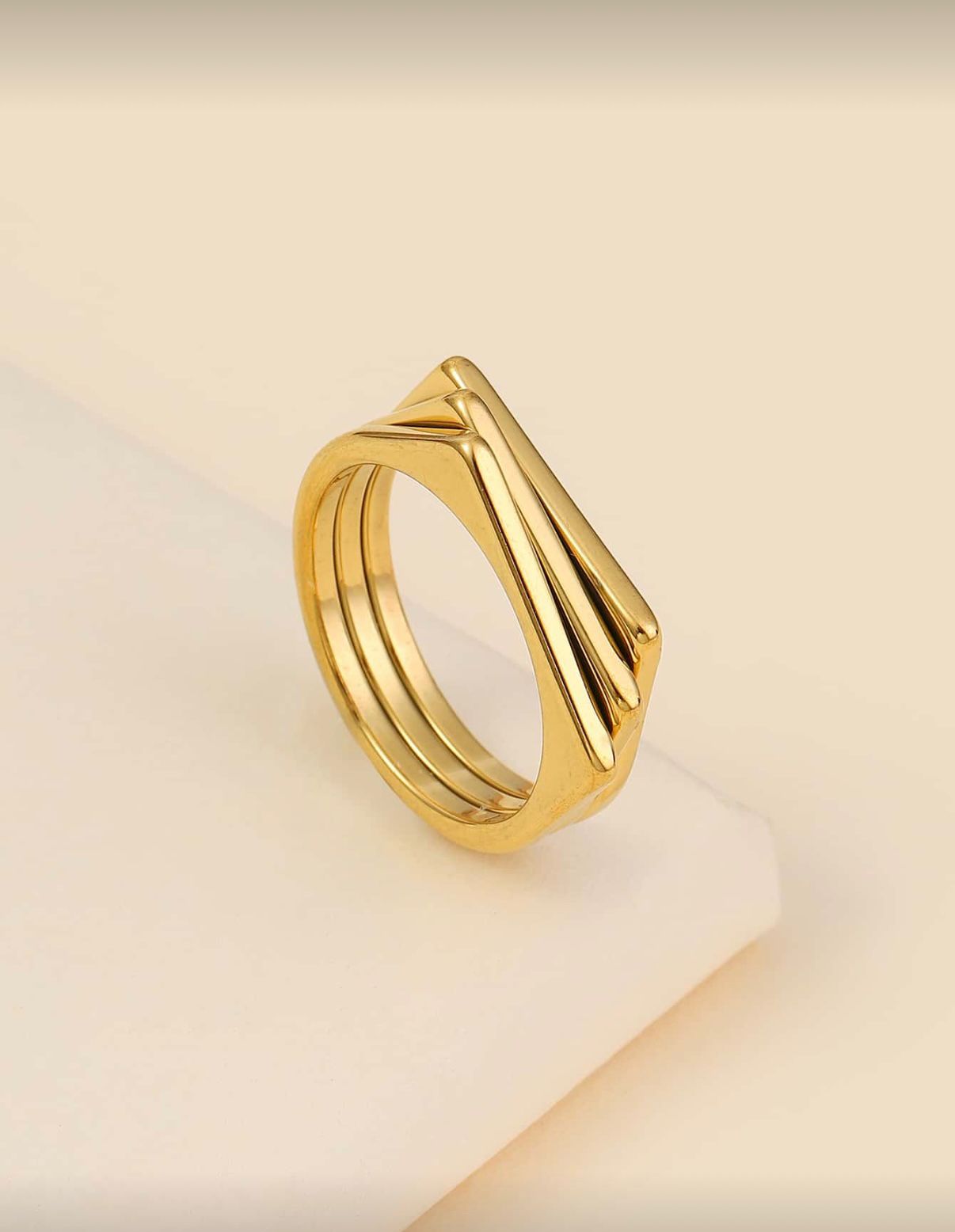 Naomi Ring