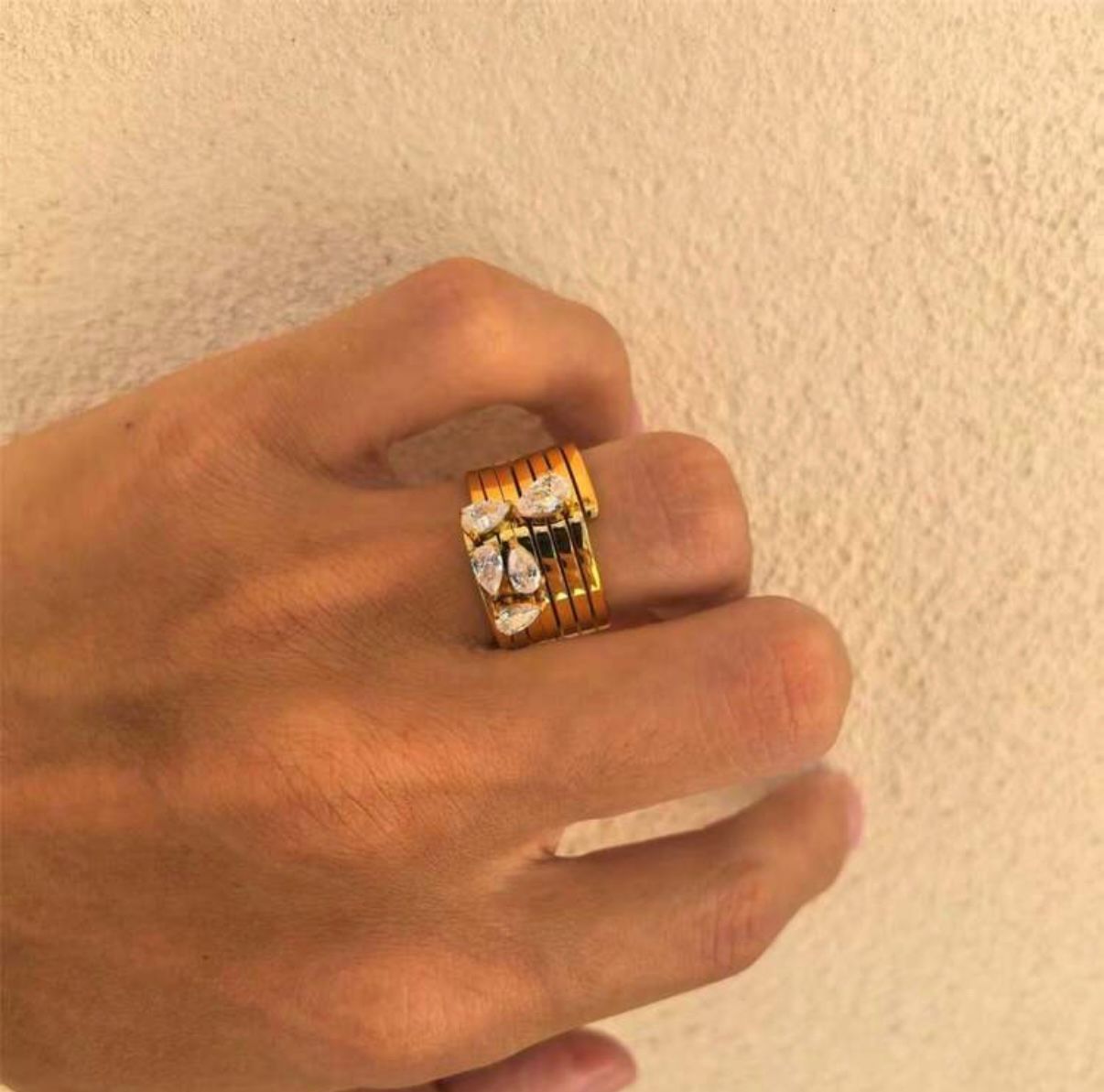 Hera Ring